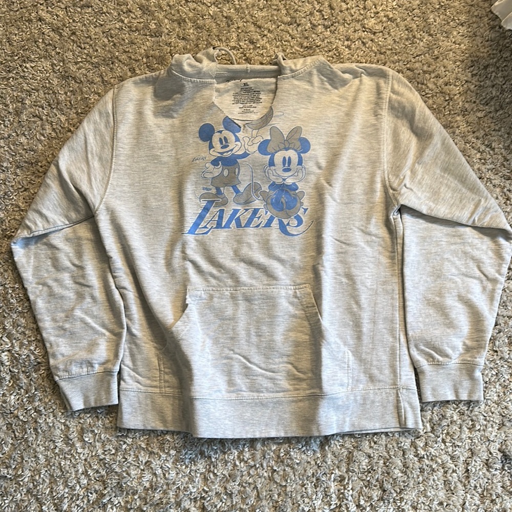 Oversized Disney x junk food x Lakers hoodie. Cut but really cute on. Size XL